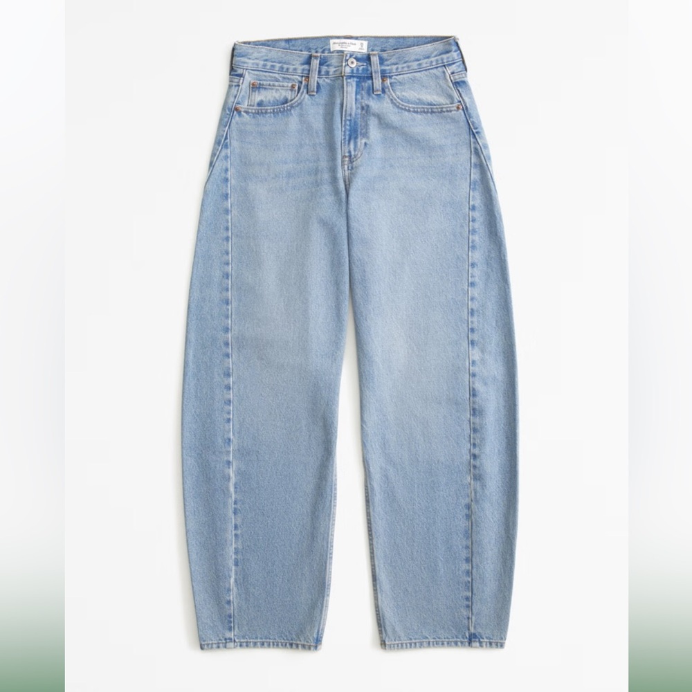 Curve Love Mid Rise Barrel Jeans 30